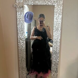 MAC DUGAL dress that has only been worn once
